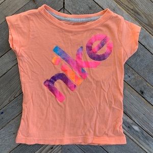Girls Nike T-shirt